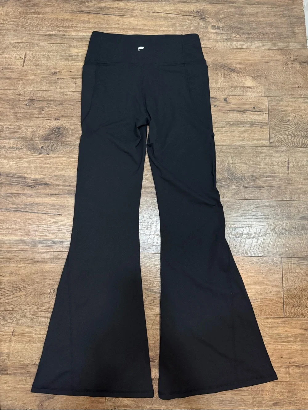 *NWT Fabletics Oasis PureLux High-Waisted Crossover Flare Black Leggings - Picture 4 of 12